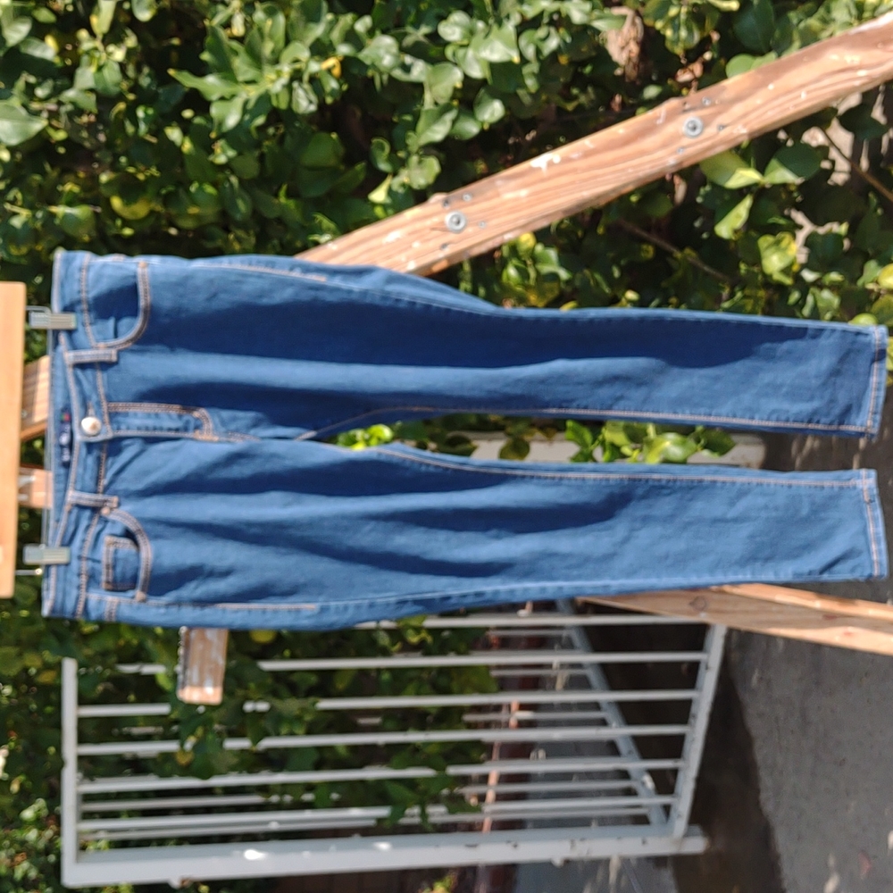 Vins Me Jeans